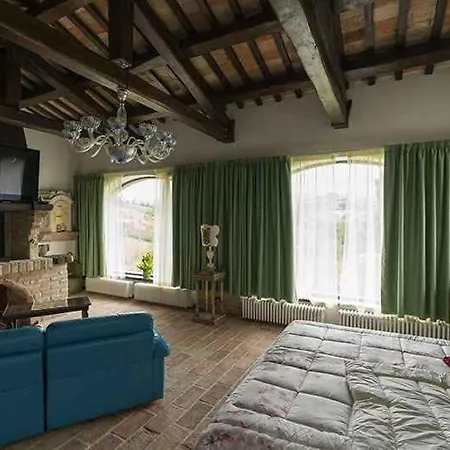 Wonderful Manor With Enriched Background Scenery * San Ginesio