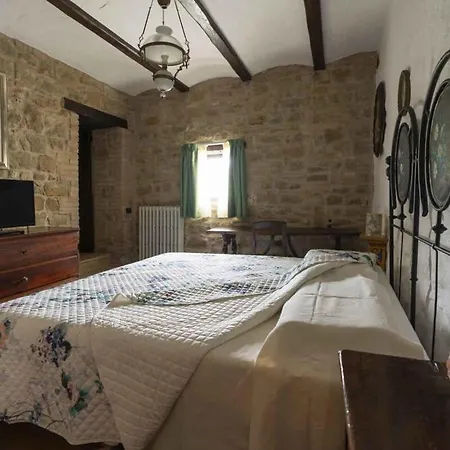 Wonderful Manor With Enriched Background Scenery Villa San Ginesio