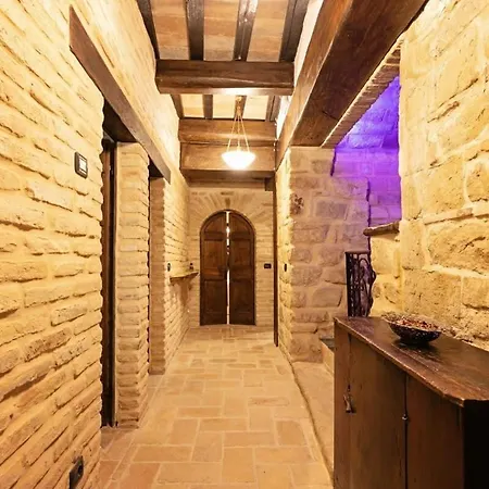 Villa Wonderful Manor With Enriched Background Scenery San Ginesio